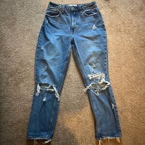 Abercrombie & Fitch The Mom High Rise Curve‎ Love Distressed Jeans